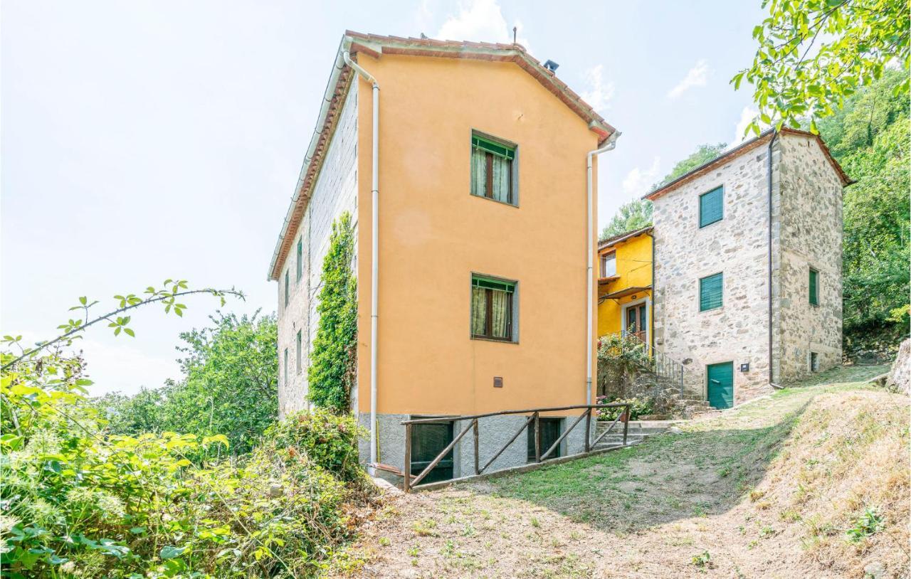 Stunning Home In Longoio With Kitchen Monti di Villa Exterior foto