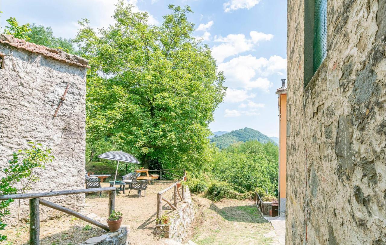 Stunning Home In Longoio With Kitchen Monti di Villa Exterior foto