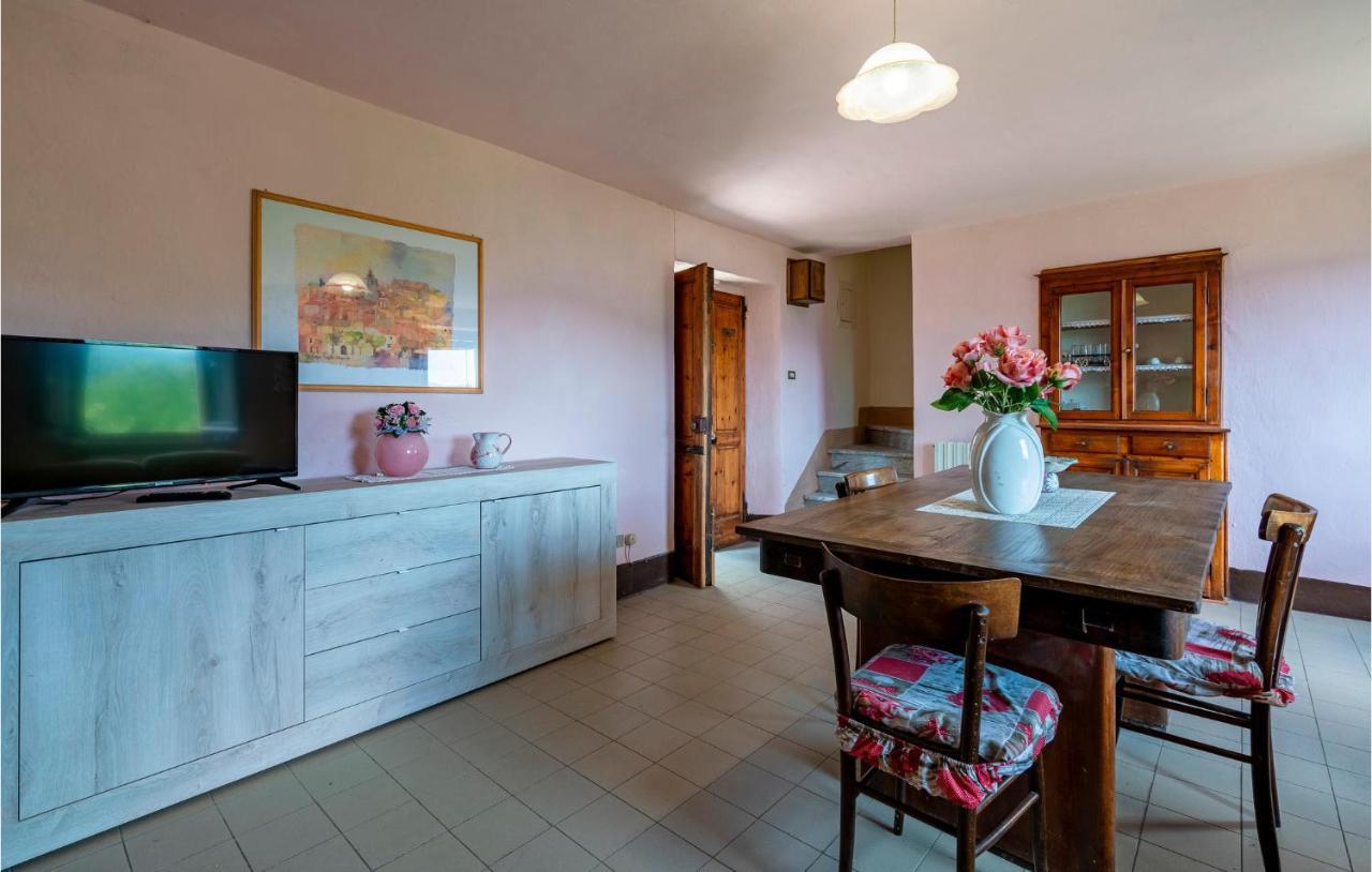 Stunning Home In Longoio With Kitchen Monti di Villa Exterior foto