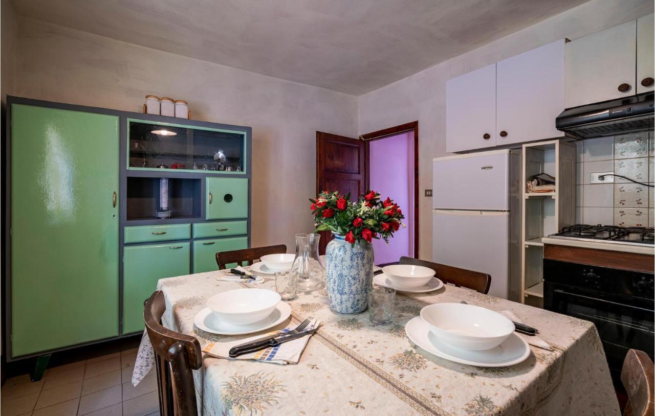 Stunning Home In Longoio With Kitchen Monti di Villa Exterior foto
